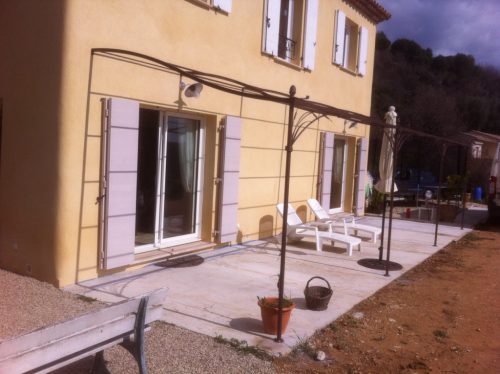 Pergola provençale en fer forgé pour grande terrasse 4 poteaux avec décor « joncs »