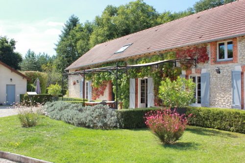 Pergola sur mesure sous forme de vague de plus de 5m de profondeur