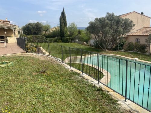 Garde-corps en fer forgé pour piscine et terrasse à La Ciotat (13)