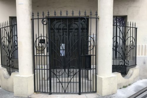 Grille de clôture en fer forgé à l’ancienne sur-mesure pour copropriété à Marseille