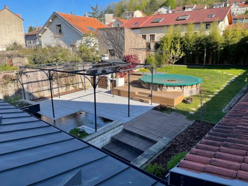 Tonnelle de jardin décor joncs installé en Meurthe et Moselle