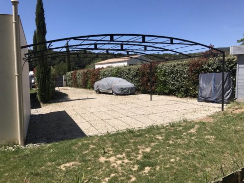 Abri 2 voitures en fer forgé sur mesure à Lauris dans le Vaucluse