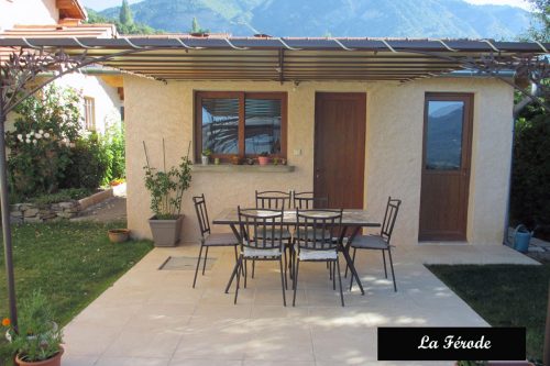 Pergola en pente décor feuilles olivier 2 poteaux avec bâche à Batie Neuve en Hautes Alpes