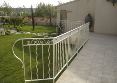 Garde-corps de terrasse en fer forgé sur mesure à Istres