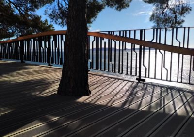 Garde corps terrasse acier bois à Istres