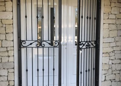 Grille de sécurité pour porte d’entrée 2 vantaux à Fréjus
