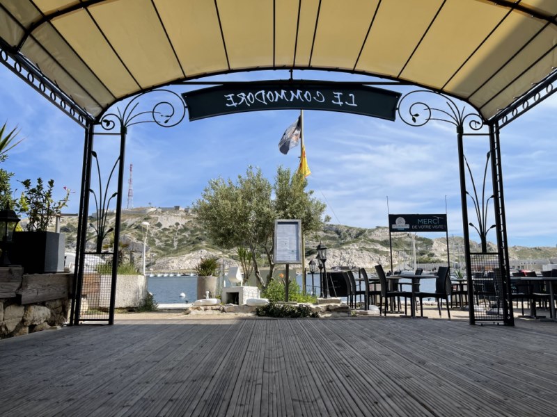tonnelle sur mesure pour restaurant