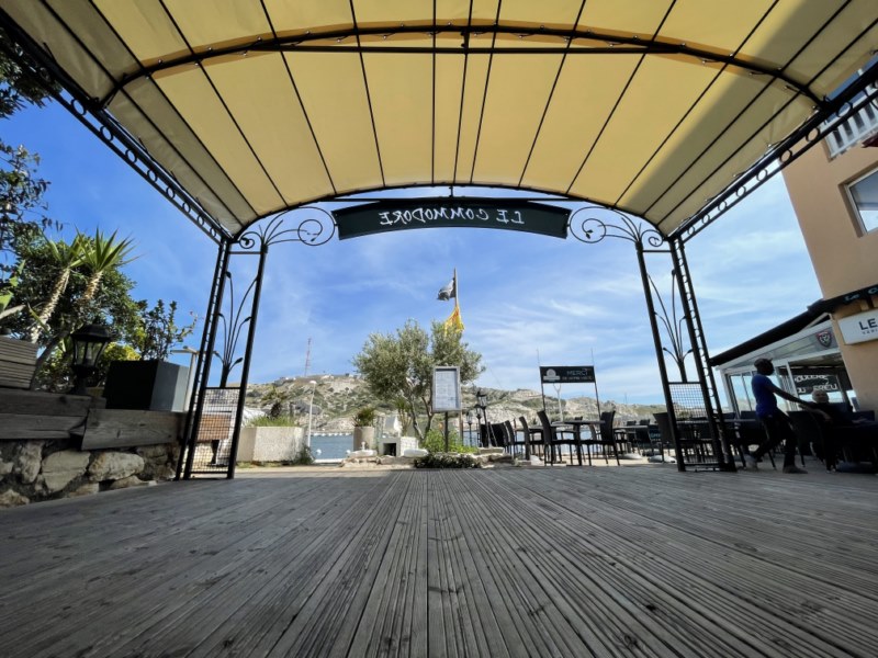 tonnelle sur mesure pour restaurant
