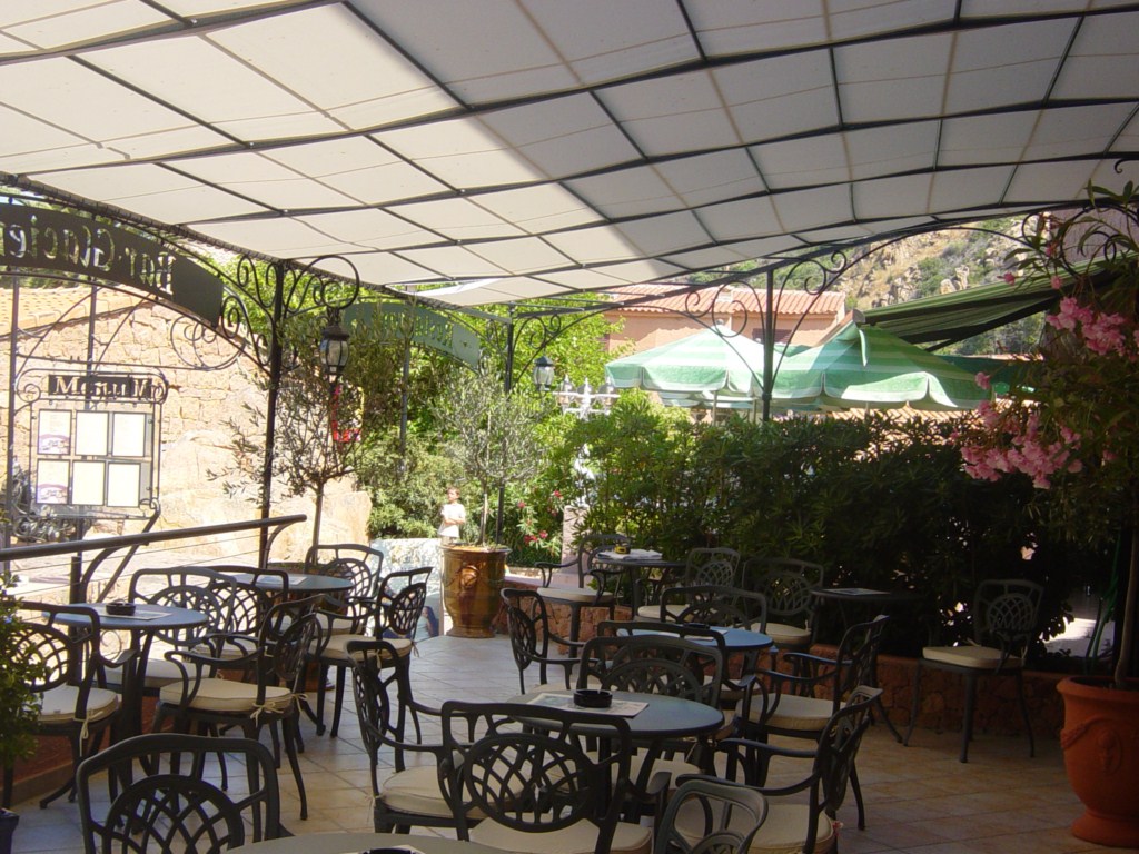 pergola pour hôtel restaurant corse