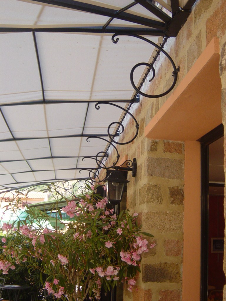 pergola pour hôtel restaurant corse