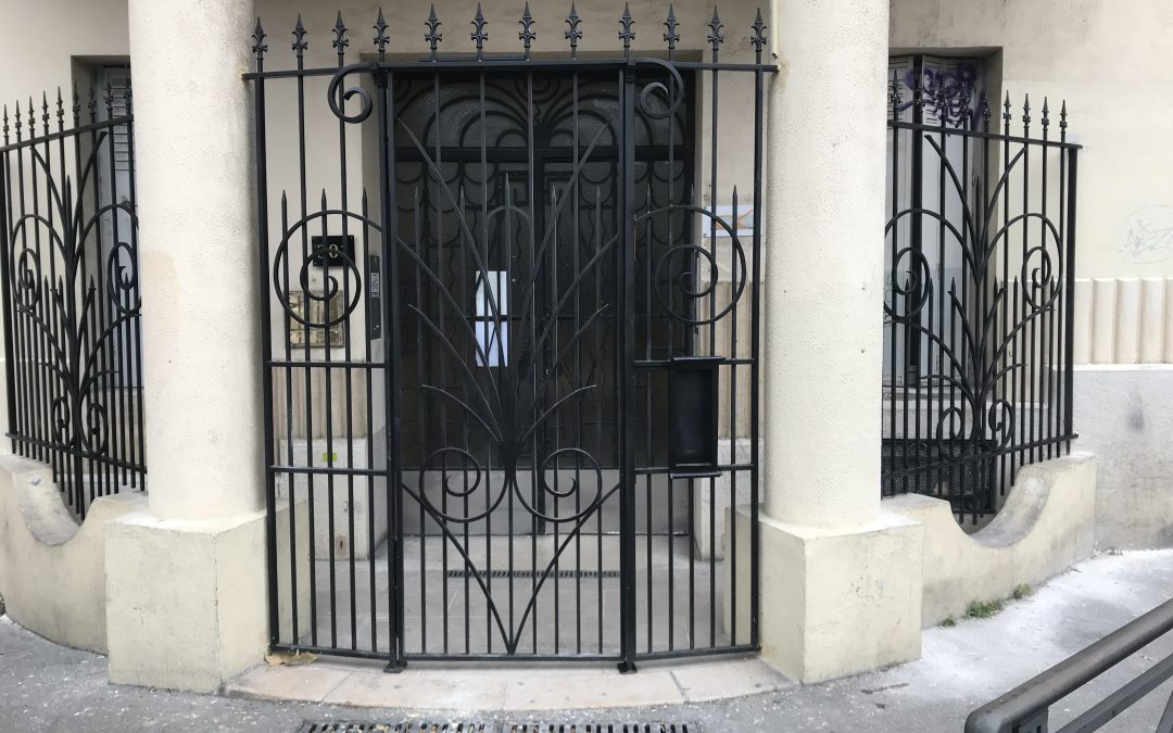 Grille de défense pour porte d’entrée à Marseille