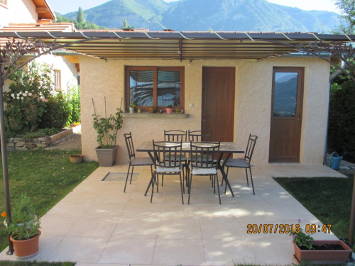 pergola adossée pour terrasse 4 x 3 dans les Hautes alpes