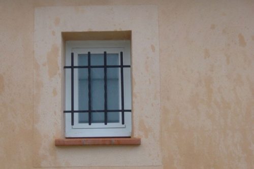 Grille de défense pour fenêtre modèle Frêne posée à Mallemort